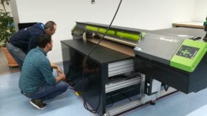 Feinjustierung des neuen Flachbettdruckers